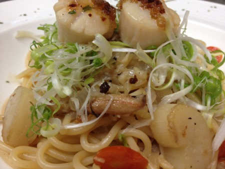 蔥香干貝蟹肉義大利麵